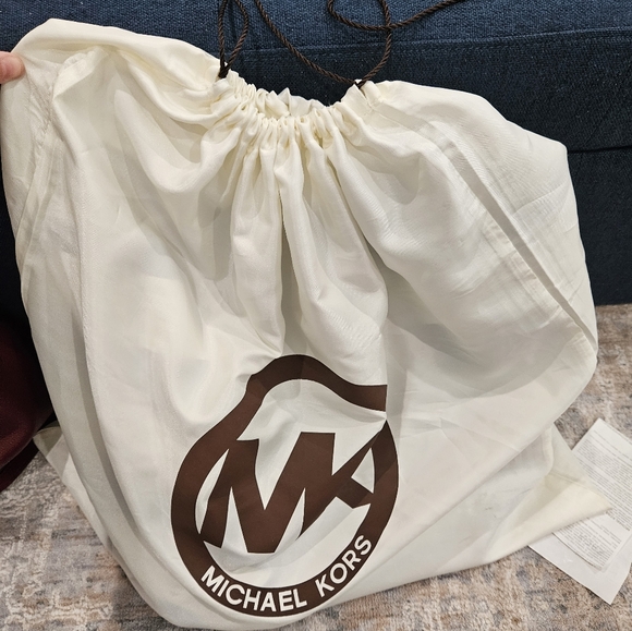 Michael Kors Jet Set Stripe Trvl Tote and Wallet - Picture 4 of 4